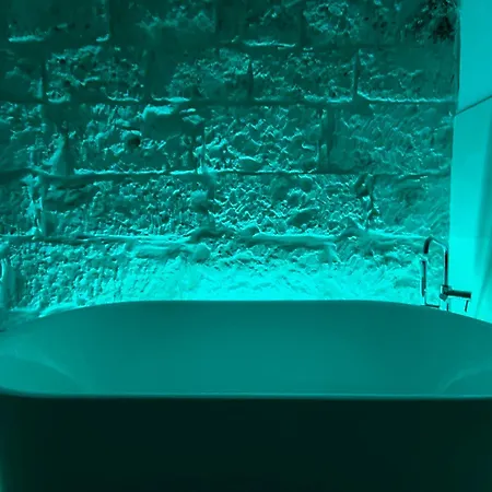 Le Pietre Apartment *